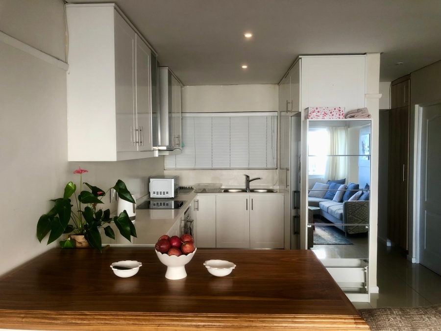 To Let 2 Bedroom Property for Rent in Sea Point Western Cape